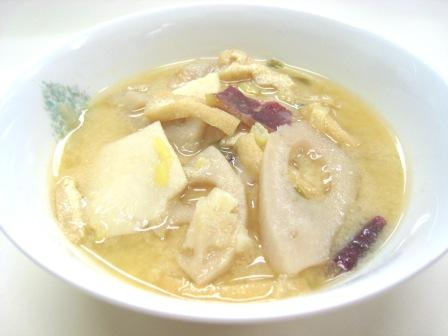 さつまいもとれんこんの豆乳みそ汁 『さつまいもとれんこんの豆乳みそ汁』の画像