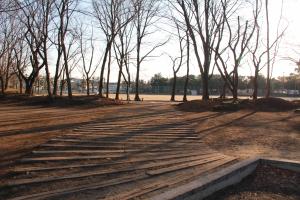 富士見近隣公園(外観・砂場よりグラウンドを望む)