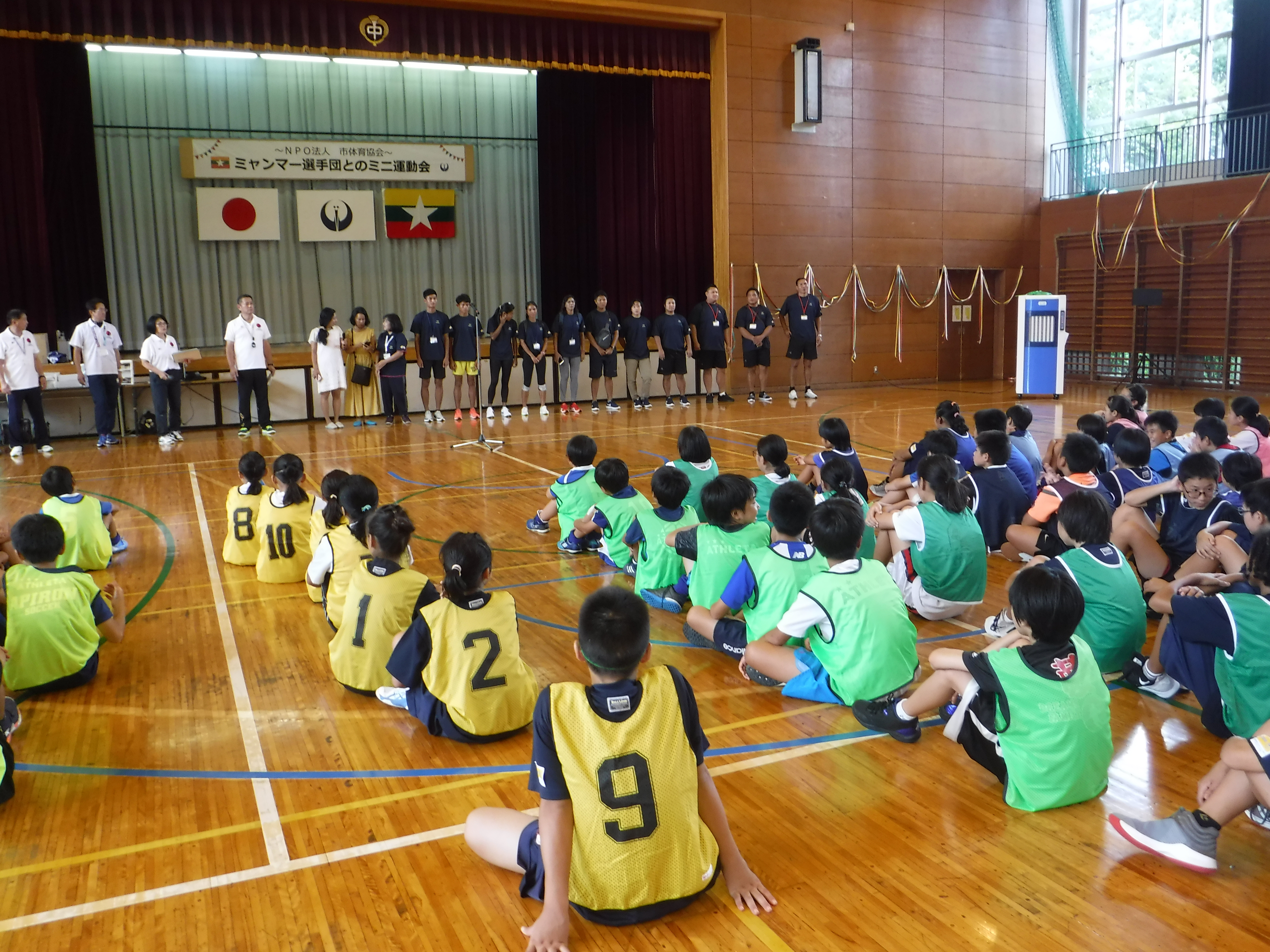 ミャンマー選手団事前キャンプ 市民とのミニ運動会 鶴ヶ島市公式ホームページ