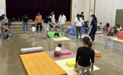 みんなで運動遊びを楽しむ様子