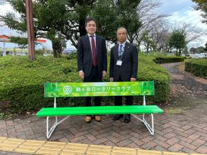 市役所ロータリーベンチ画像
