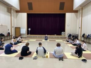 わらべうたあそびで親子のふれあい